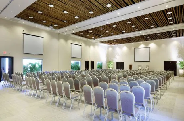 Grand Palladium Bavaro Suite All Inclusive meeting room